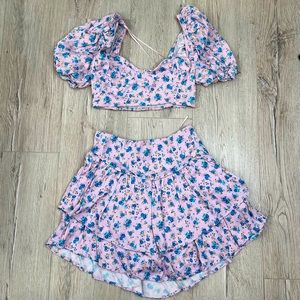 Two pieces bustier puff sleeve cropped top and high waist ruffles matching skirt